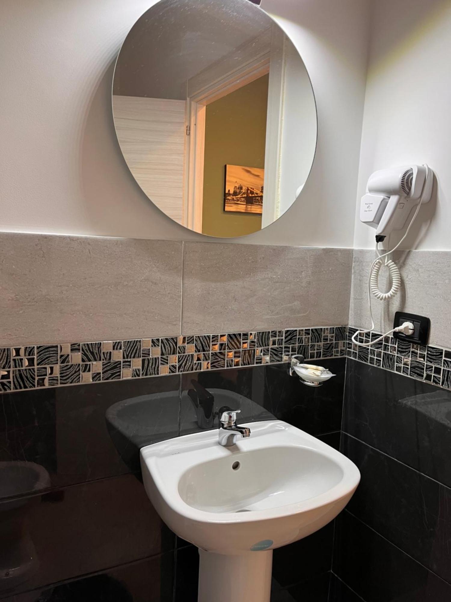 Oceania Hotels Napoli Buitenkant foto