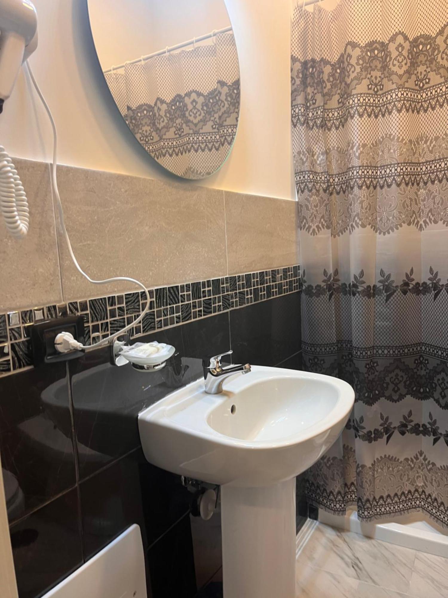 Oceania Hotels Napoli Buitenkant foto