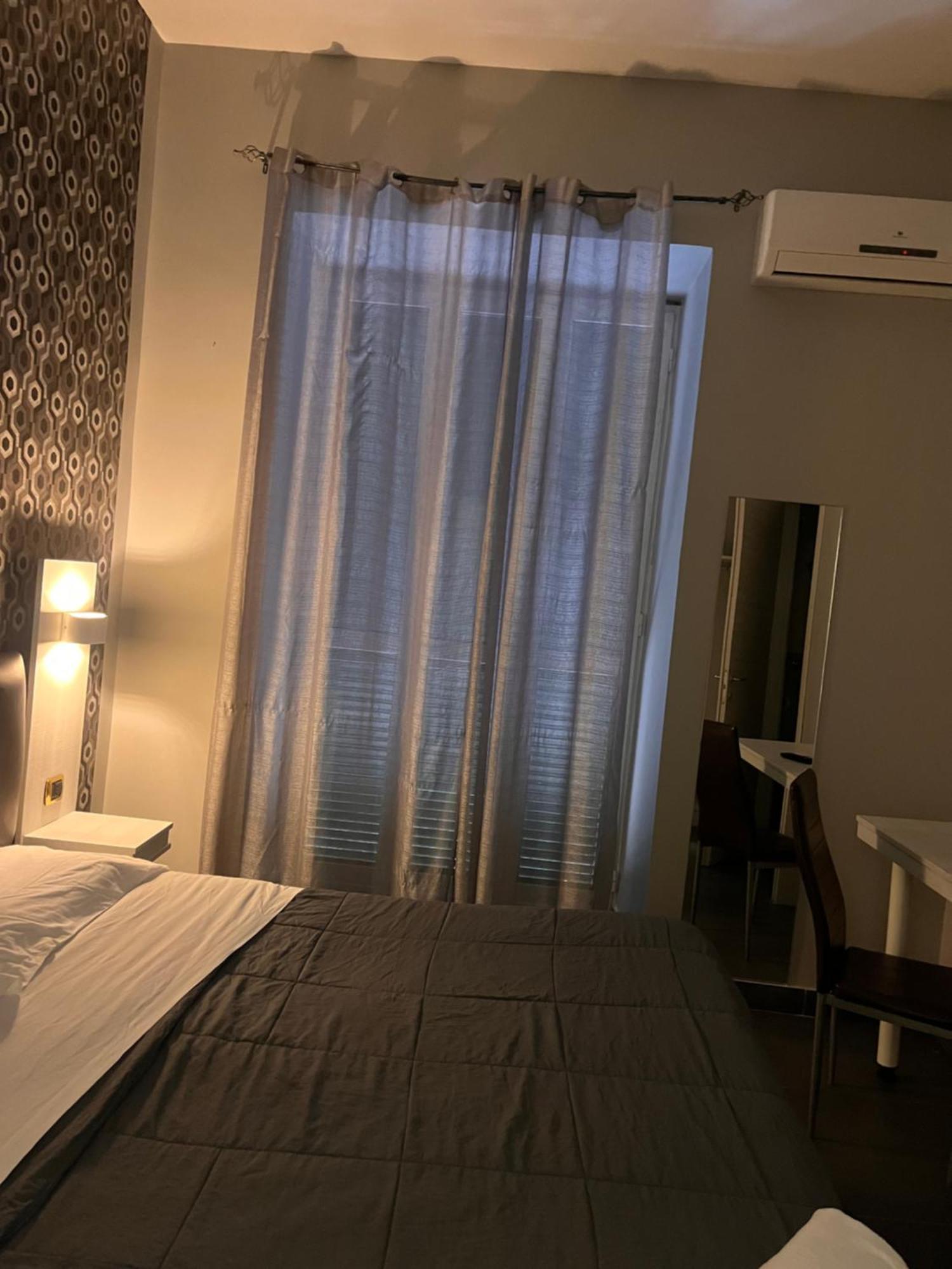 Oceania Hotels Napoli Buitenkant foto
